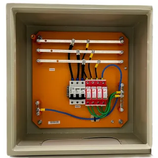 Energia Quadro CA QUADRO TRIPOLAR 63A PARA UM INVERSOR 20KW TRIF 220V OU 36KW EM TRIF 380V